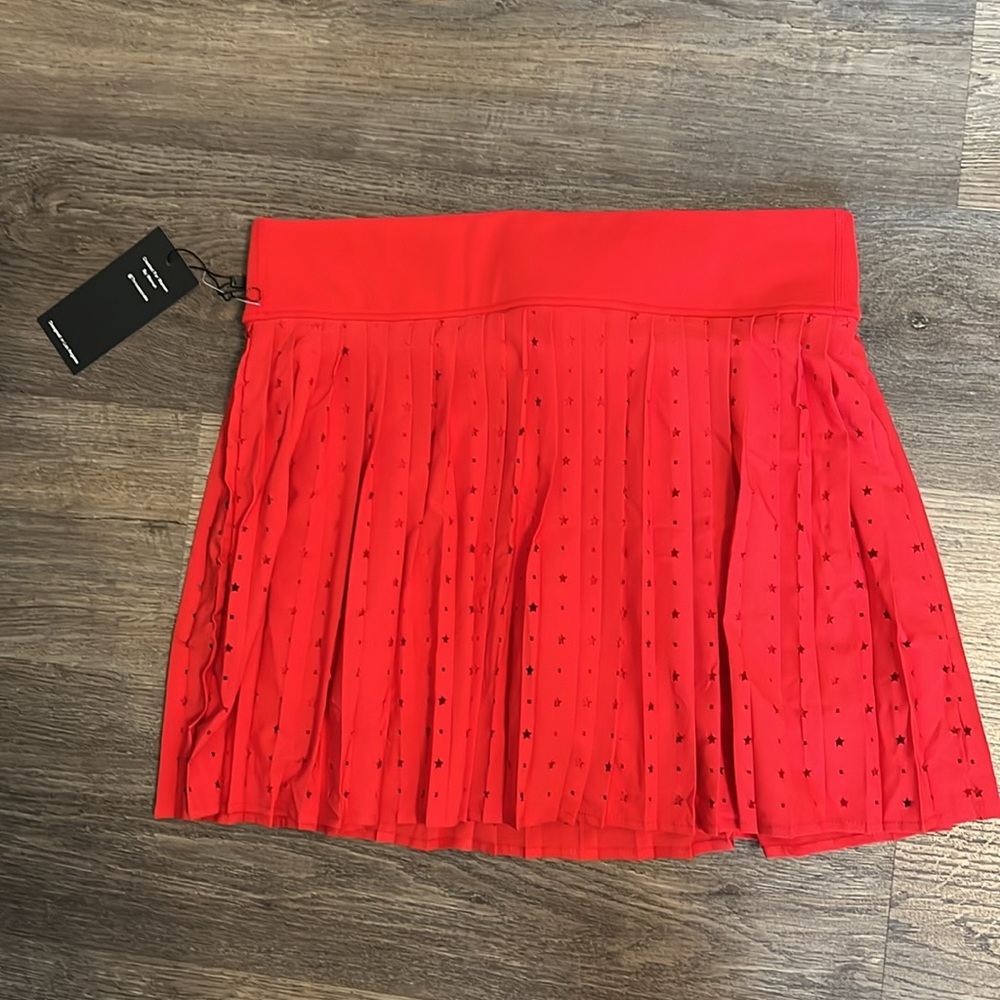Thrive Red Pleated Pull On Skort with Star Details NEW - Large - Picture 3 of 11